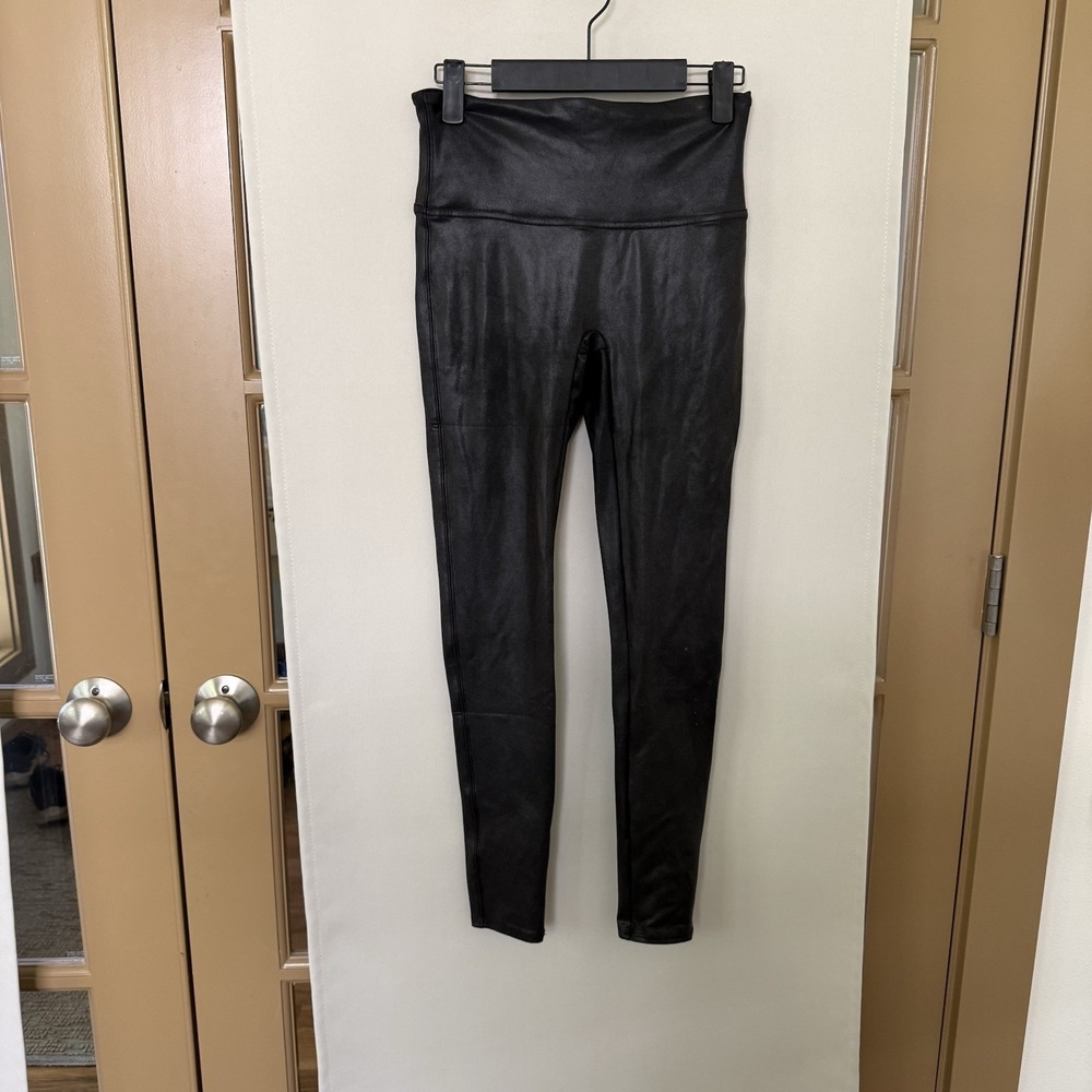 Spanx Women's Medium Black Mid Rise Faux Leather Leggings Slimming Pants Bottoms